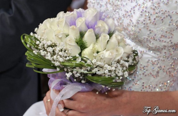 Νυφική ανθοδέσμη με χρώμα