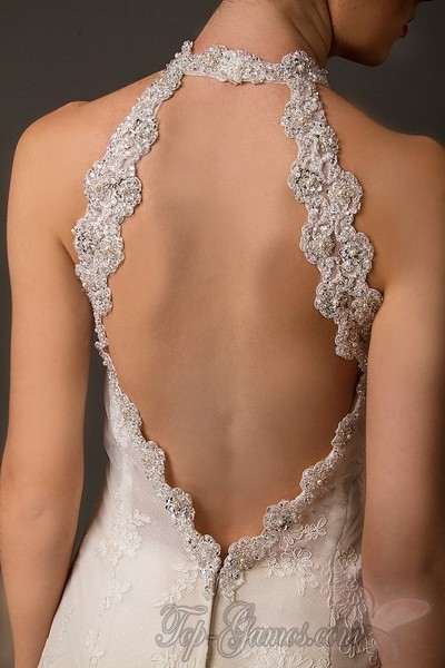 Νυφικά με ανοιχτή πλάτη