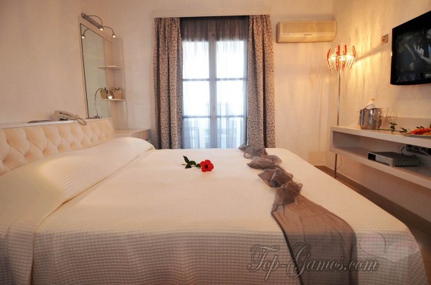 Γάμος σε παραλία στην Αμοργό | Άννα και Βασίλης