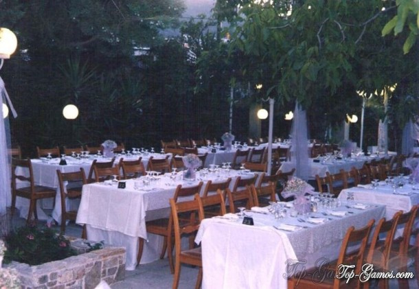 Γαμήλια δεξίωση σε ταβέρνα