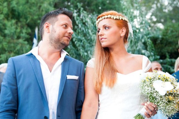 Λιτός γάμος δίπλα στο κύμα …  | Μπίλης & Νάντια