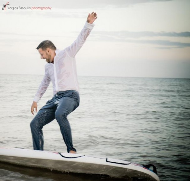 Λιτός γάμος δίπλα στο κύμα …  | Μπίλης & Νάντια