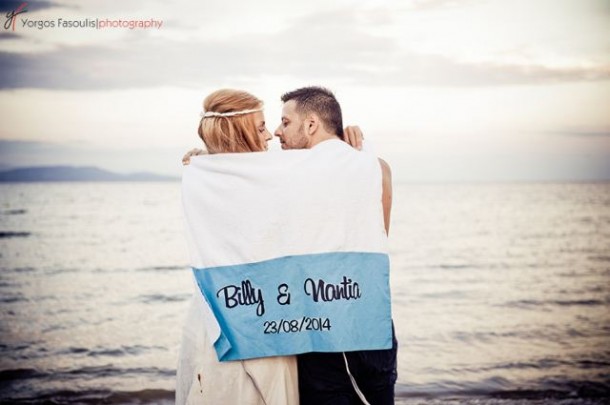 Λιτός γάμος δίπλα στο κύμα …  | Μπίλης & Νάντια