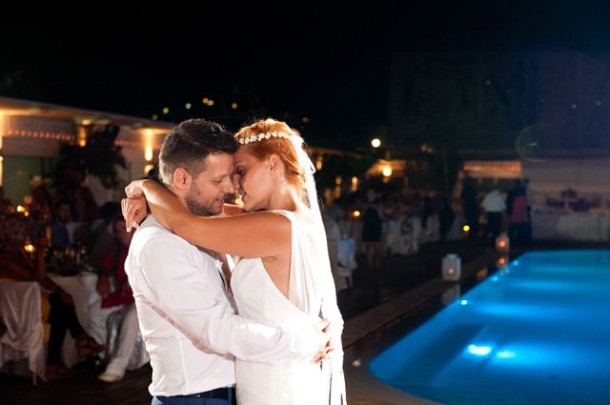 Λιτός γάμος δίπλα στο κύμα …  | Μπίλης & Νάντια