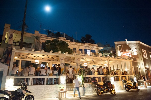 Γάμος στην Κέα σε λευκό και μπλε | Γεράσιμος & Κωνσταντίνα