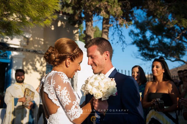 Γάμος στην Κέα σε λευκό και μπλε | Γεράσιμος & Κωνσταντίνα