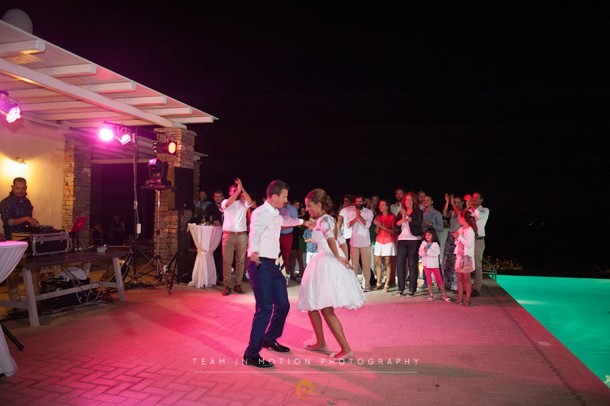 Γάμος στην Κέα σε λευκό και μπλε | Γεράσιμος & Κωνσταντίνα