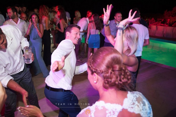 Γάμος στην Κέα σε λευκό και μπλε | Γεράσιμος & Κωνσταντίνα