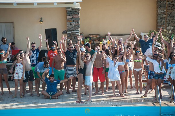 Γάμος στην Κέα σε λευκό και μπλε | Γεράσιμος & Κωνσταντίνα