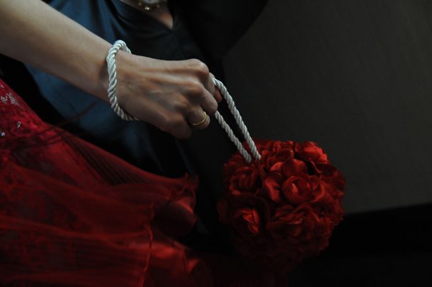 Πολιτικός γάμος στη Βούλα σε κόκκινο χρώμα | Δημήτρης & Σοφία