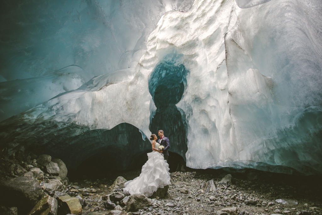 Πρωτότυπος και πανέμορφος γάμος σε σπήλαιο!